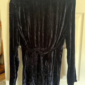 Women’s dark blue velvet dress